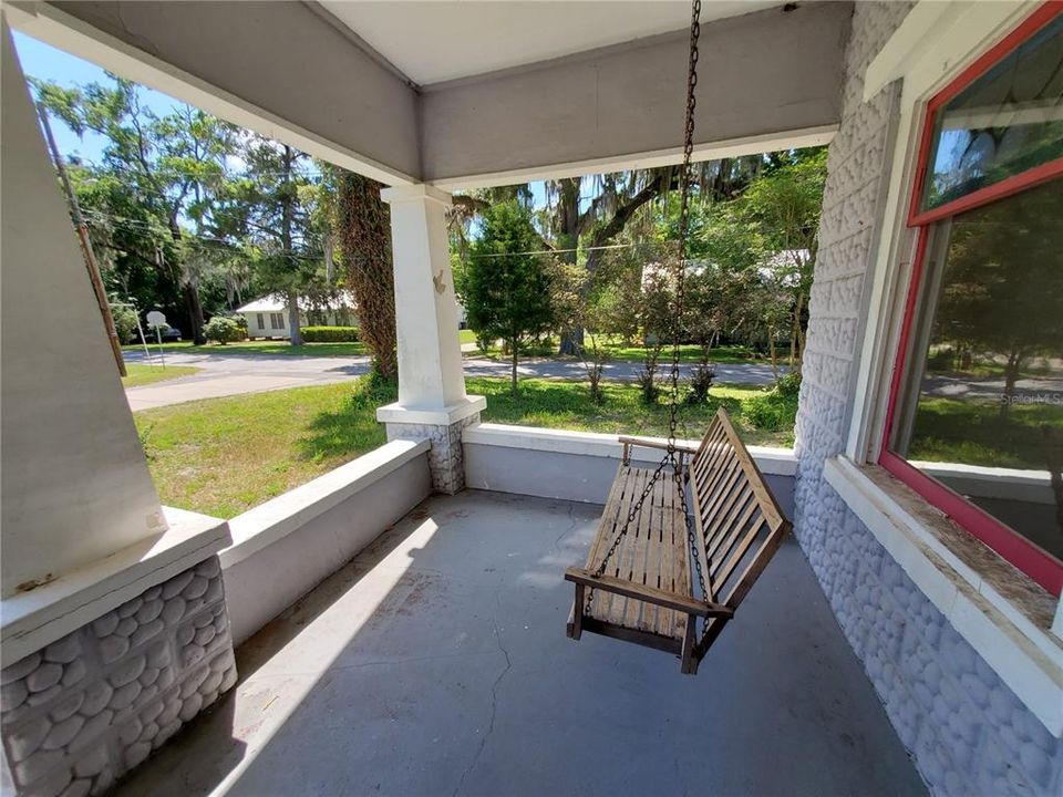 For Sale: $265,000 (3 beds, 1 baths, 1633 Square Feet)