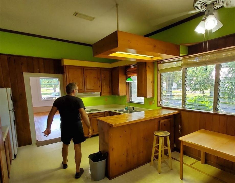 For Sale: $265,000 (3 beds, 1 baths, 1633 Square Feet)