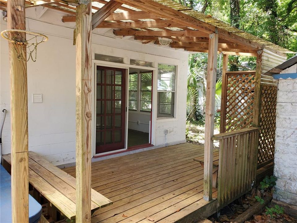 For Sale: $265,000 (3 beds, 1 baths, 1633 Square Feet)