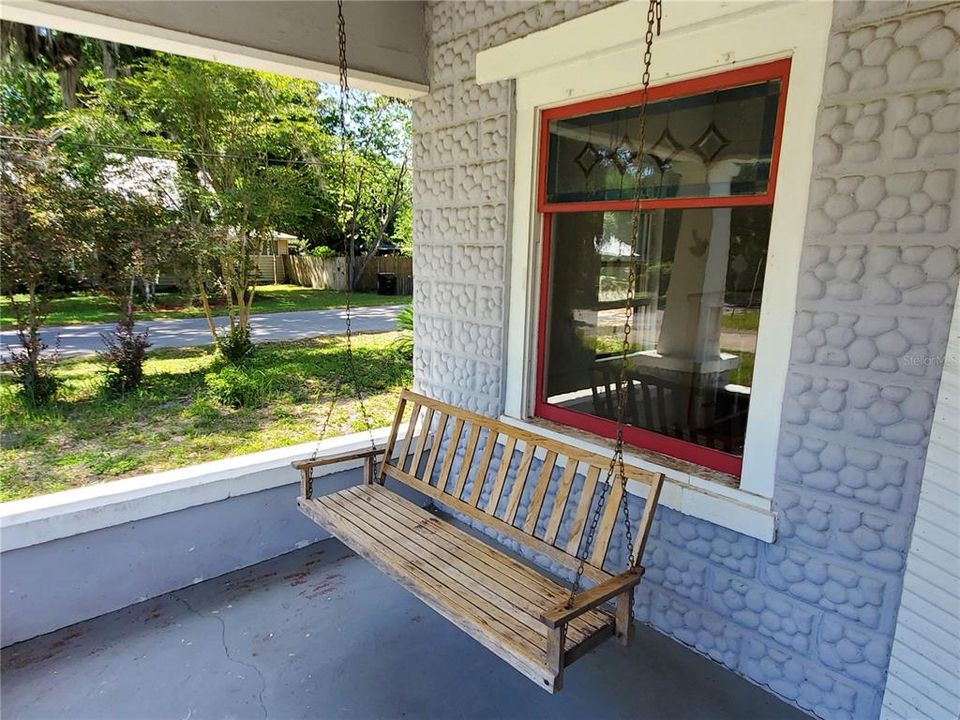 For Sale: $265,000 (3 beds, 1 baths, 1633 Square Feet)