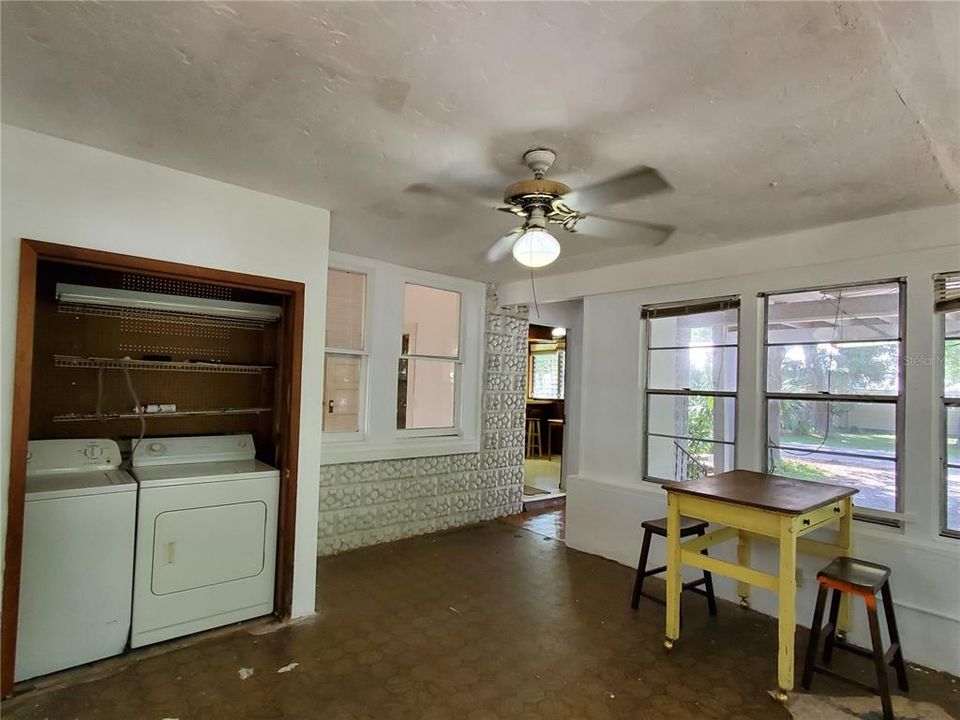For Sale: $265,000 (3 beds, 1 baths, 1633 Square Feet)