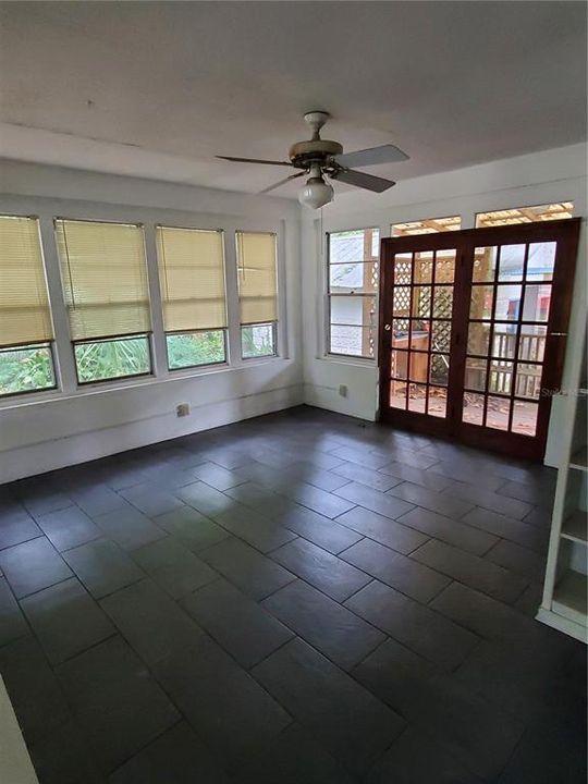 For Sale: $265,000 (3 beds, 1 baths, 1633 Square Feet)