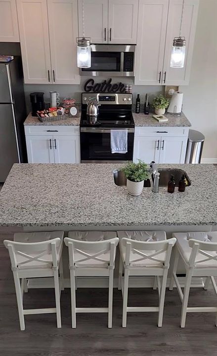 For Rent: $2,995 (3 beds, 2 baths, 1890 Square Feet)