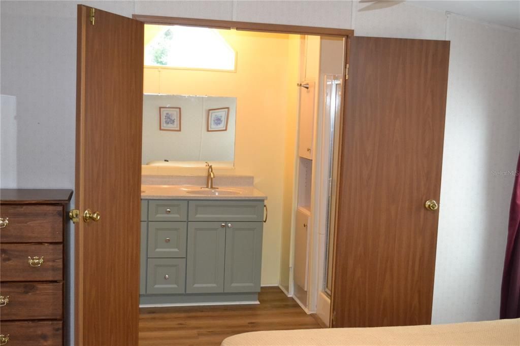 For Sale: $379,900 (3 beds, 2 baths, 1058 Square Feet)