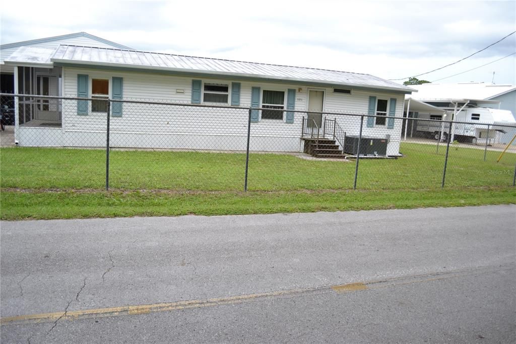 For Sale: $379,900 (3 beds, 2 baths, 1058 Square Feet)