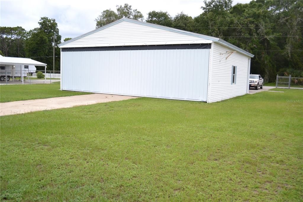 For Sale: $379,900 (3 beds, 2 baths, 1058 Square Feet)