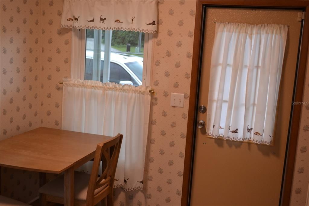 For Sale: $379,900 (3 beds, 2 baths, 1058 Square Feet)