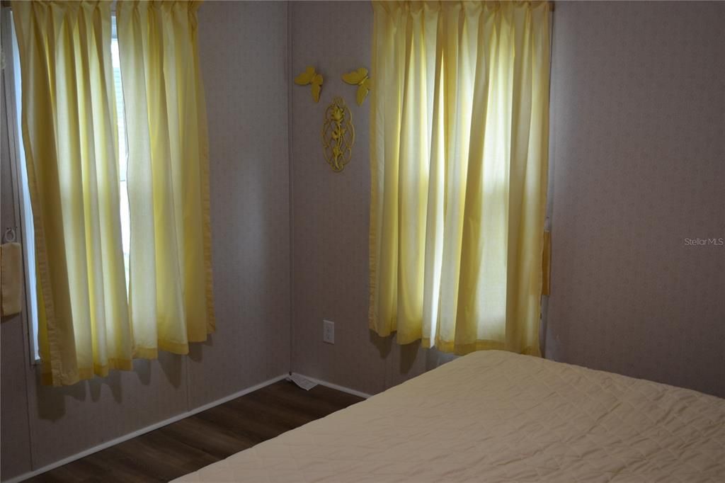 For Sale: $379,900 (3 beds, 2 baths, 1058 Square Feet)