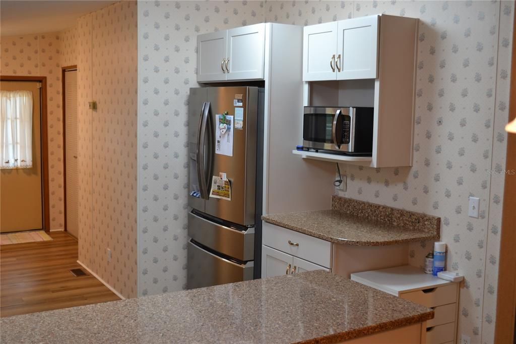 For Sale: $379,900 (3 beds, 2 baths, 1058 Square Feet)