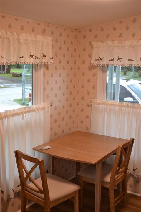 For Sale: $379,900 (3 beds, 2 baths, 1058 Square Feet)