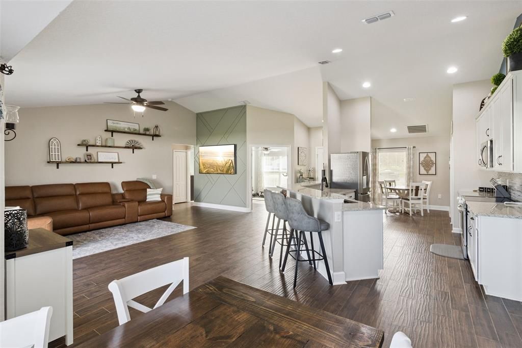 For Sale: $415,000 (3 beds, 2 baths, 1854 Square Feet)