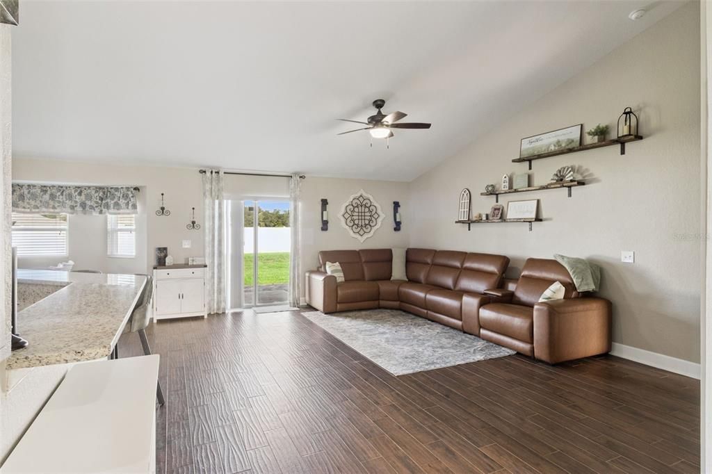 For Sale: $415,000 (3 beds, 2 baths, 1854 Square Feet)