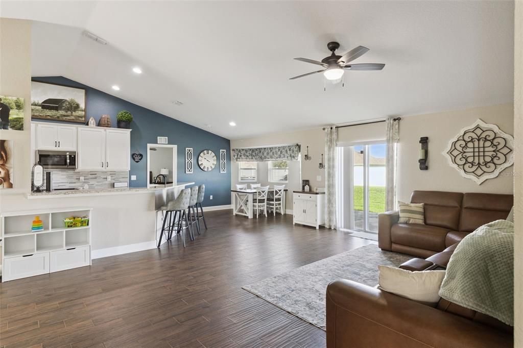 For Sale: $415,000 (3 beds, 2 baths, 1854 Square Feet)
