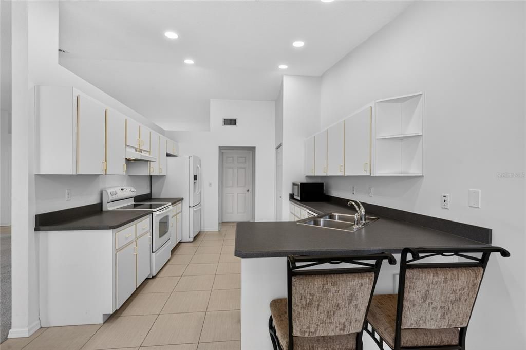 For Sale: $339,000 (3 beds, 2 baths, 2097 Square Feet)