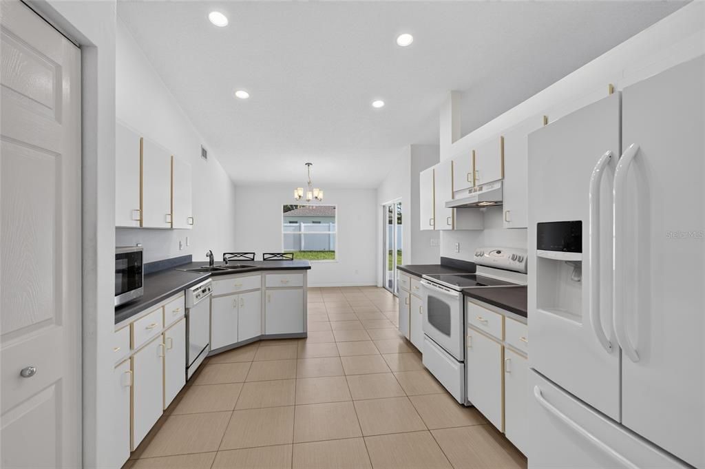 For Sale: $339,000 (3 beds, 2 baths, 2097 Square Feet)