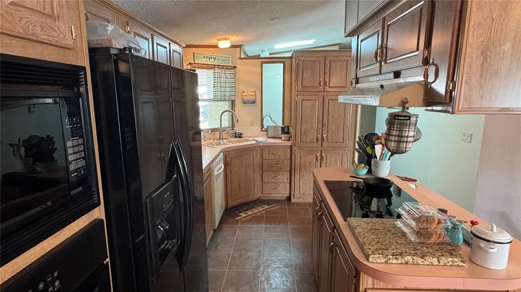 На продажу: $162,500 (2 спален, 2 ванн, 1529 Квадратных фут)