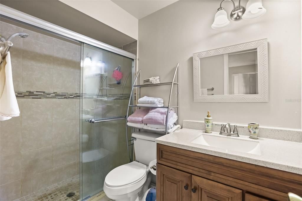 For Sale: $260,000 (3 beds, 2 baths, 1070 Square Feet)