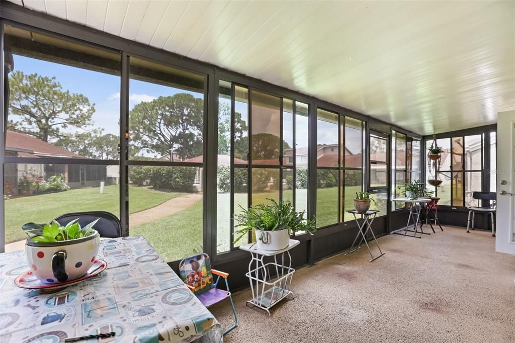 For Sale: $260,000 (3 beds, 2 baths, 1070 Square Feet)