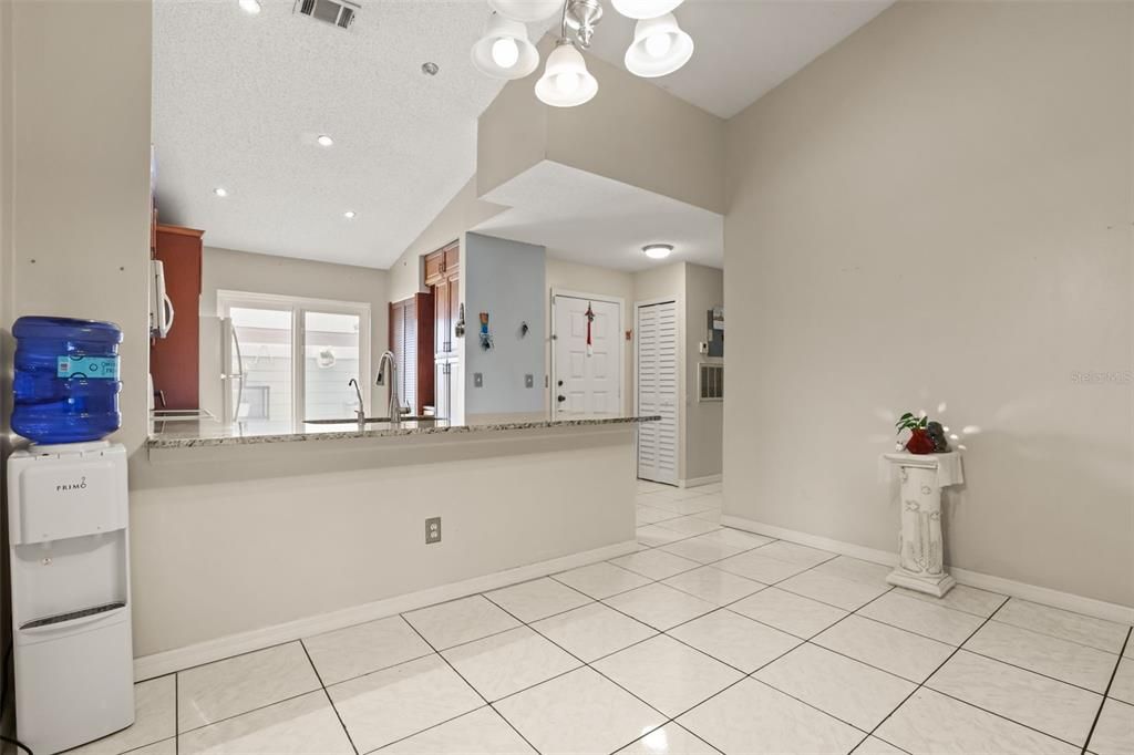 For Sale: $260,000 (3 beds, 2 baths, 1070 Square Feet)