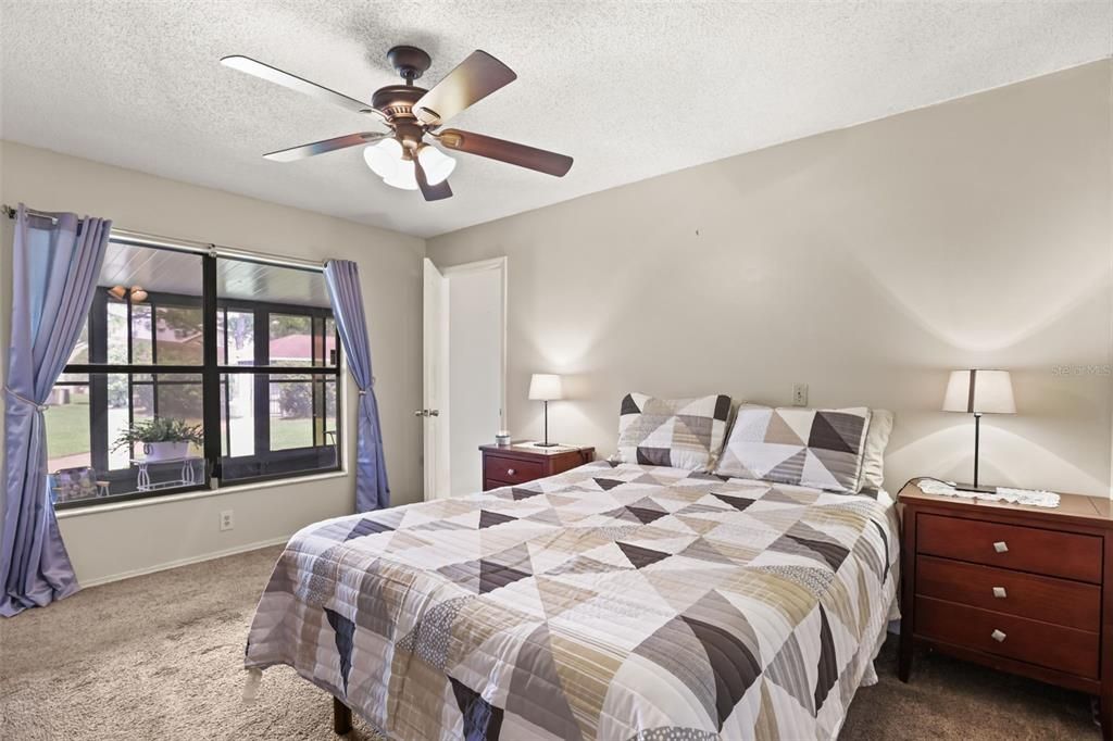 For Sale: $260,000 (3 beds, 2 baths, 1070 Square Feet)