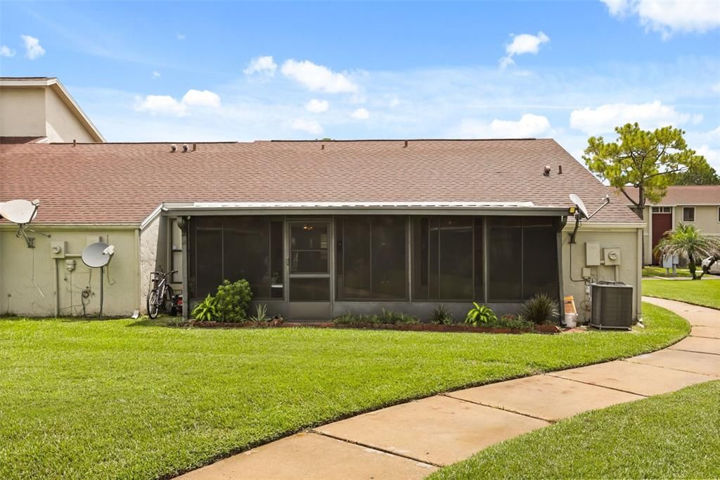 For Sale: $260,000 (3 beds, 2 baths, 1070 Square Feet)