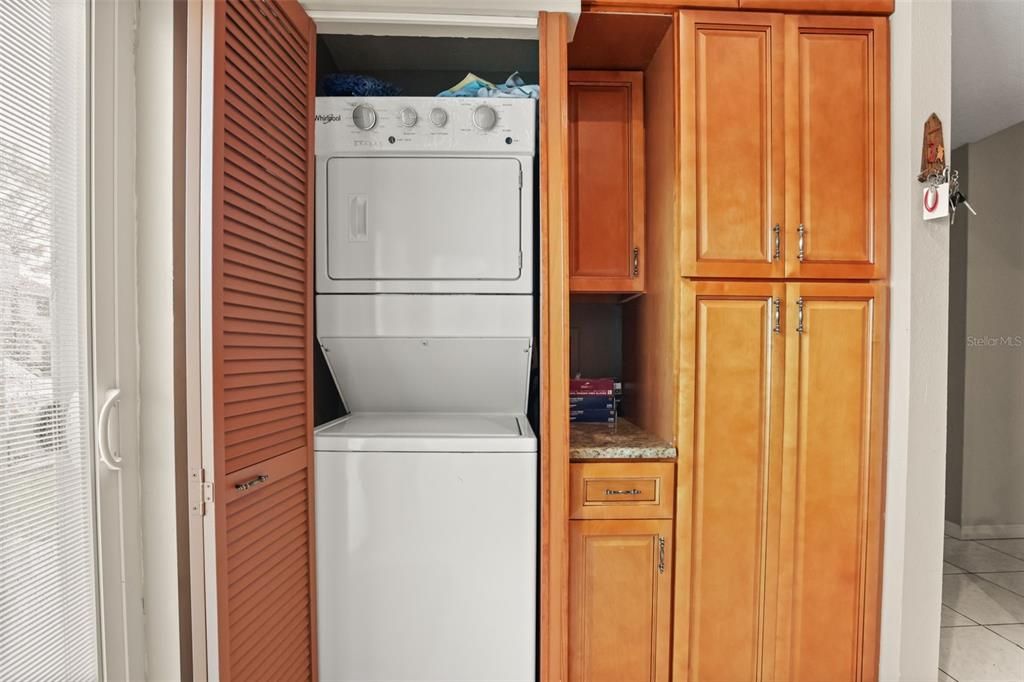 For Sale: $260,000 (3 beds, 2 baths, 1070 Square Feet)