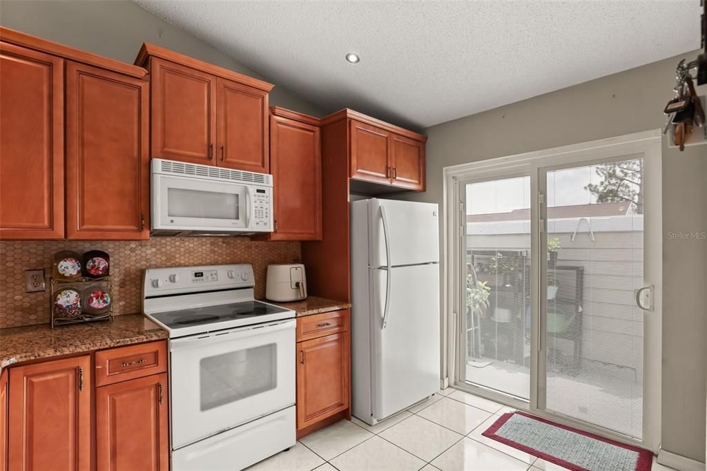 For Sale: $260,000 (3 beds, 2 baths, 1070 Square Feet)