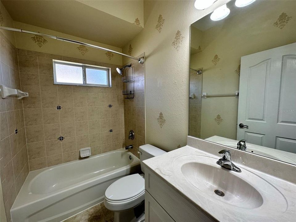 В аренду: $1,850 (3 спален, 2 ванн, 1709 Квадратных фут)