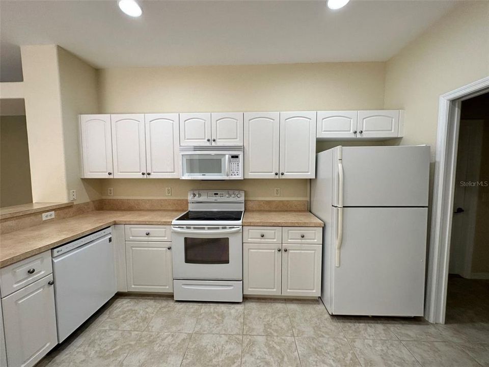 В аренду: $1,850 (3 спален, 2 ванн, 1709 Квадратных фут)