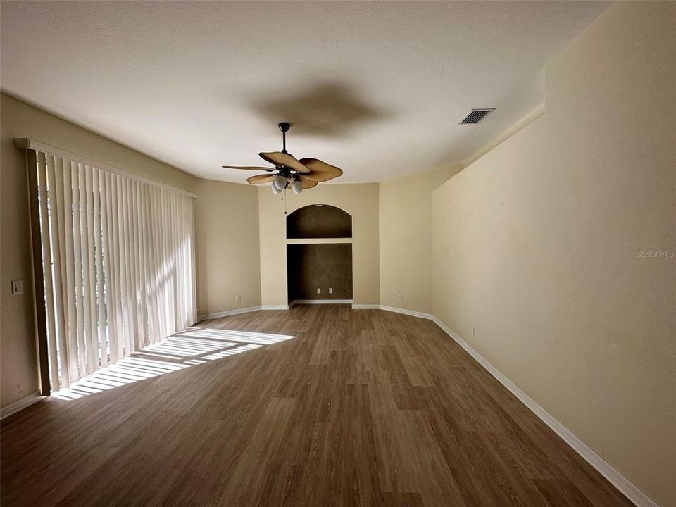 В аренду: $1,850 (3 спален, 2 ванн, 1709 Квадратных фут)
