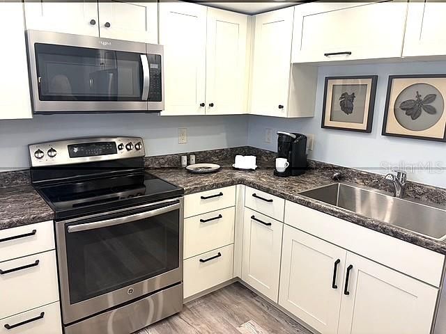 For Rent: $1,550 (1 beds, 1 baths, 870 Square Feet)
