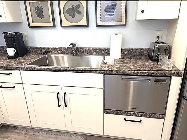 For Rent: $1,550 (1 beds, 1 baths, 870 Square Feet)
