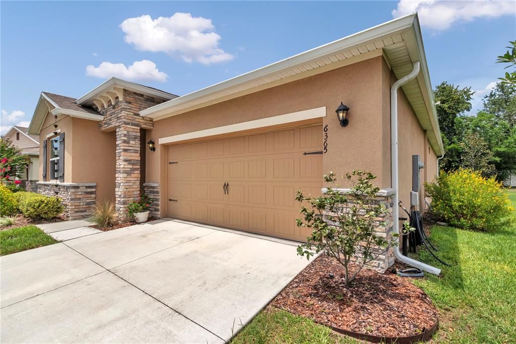 For Sale: $289,999 (2 beds, 2 baths, 1811 Square Feet)
