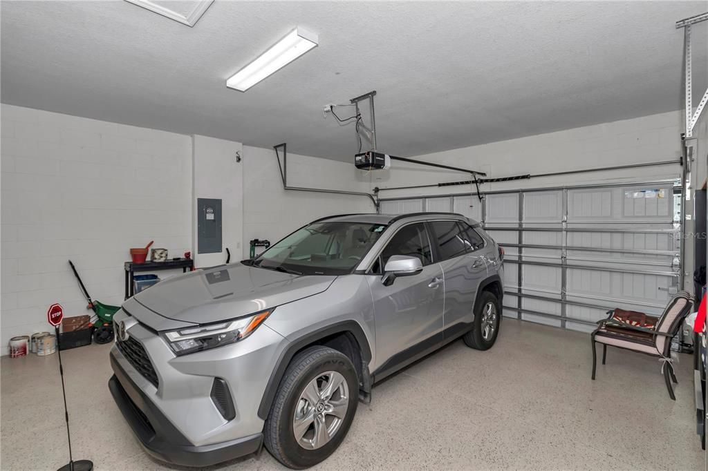 For Sale: $289,999 (2 beds, 2 baths, 1811 Square Feet)