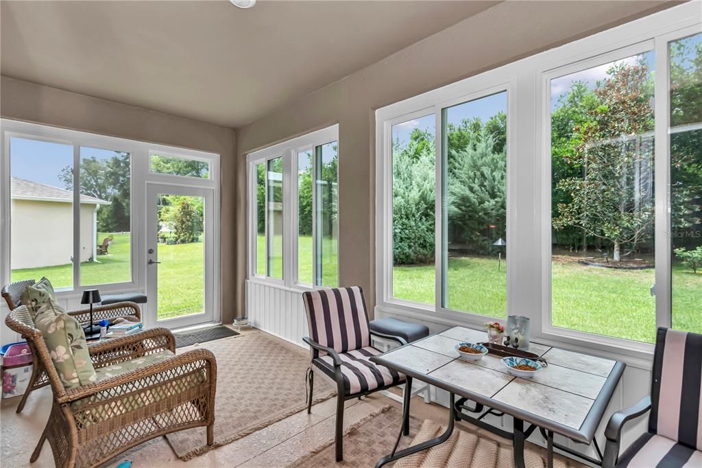 For Sale: $289,999 (2 beds, 2 baths, 1811 Square Feet)