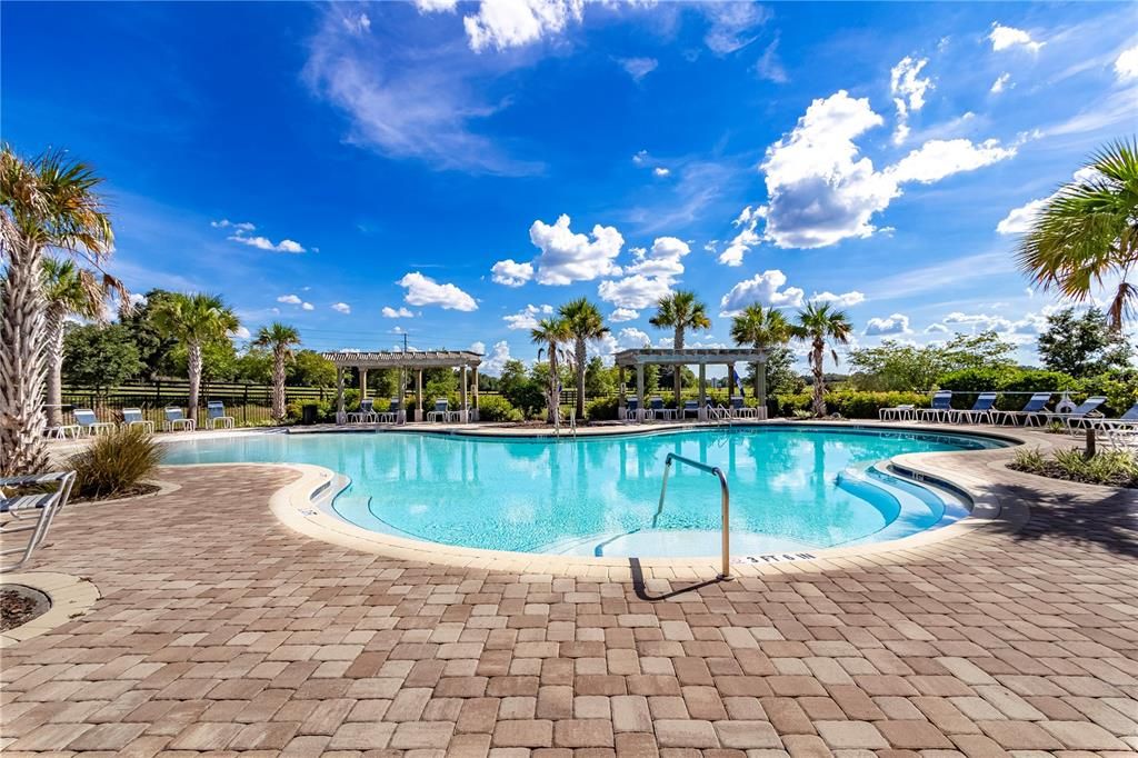 For Sale: $289,999 (2 beds, 2 baths, 1811 Square Feet)