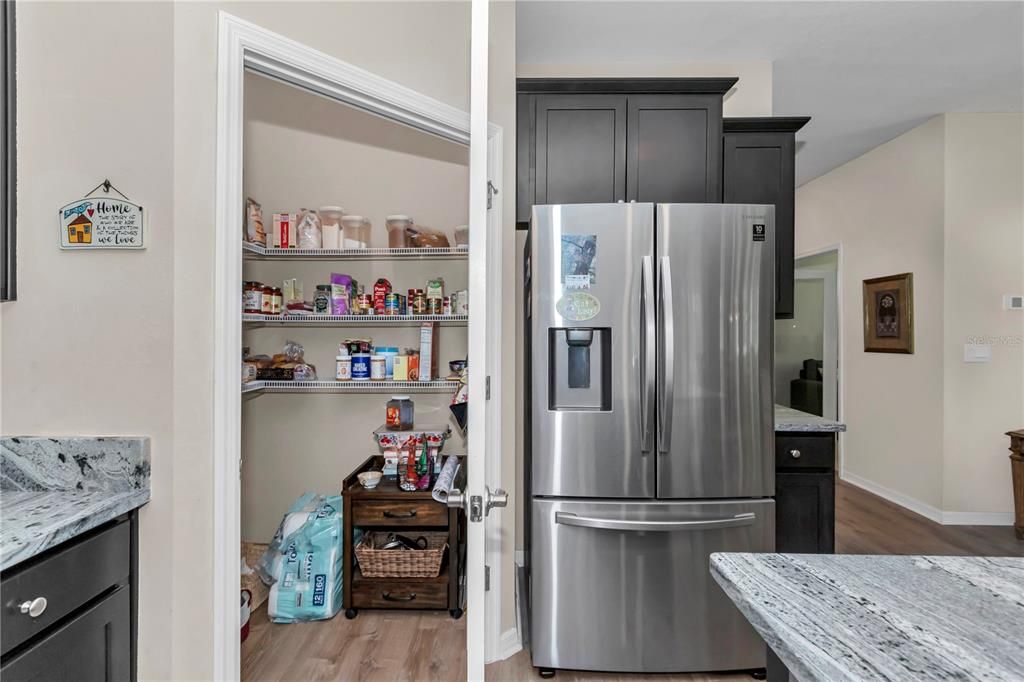 For Sale: $289,999 (2 beds, 2 baths, 1811 Square Feet)
