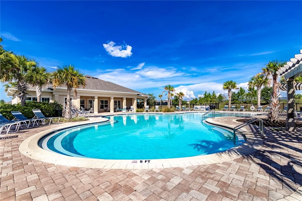 For Sale: $289,999 (2 beds, 2 baths, 1811 Square Feet)