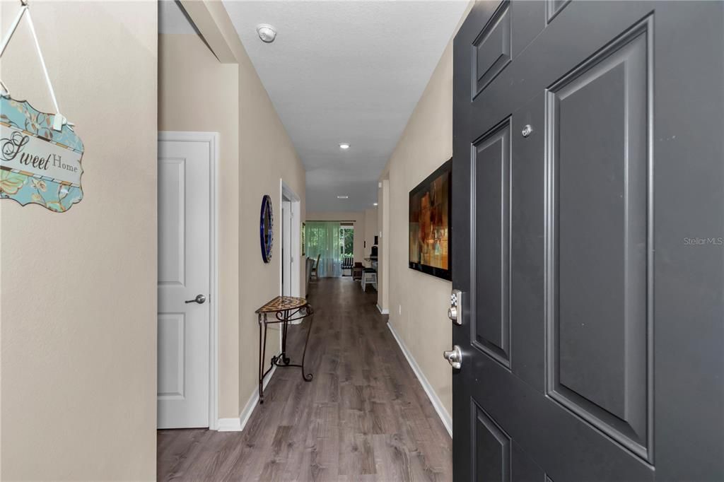 For Sale: $289,999 (2 beds, 2 baths, 1811 Square Feet)