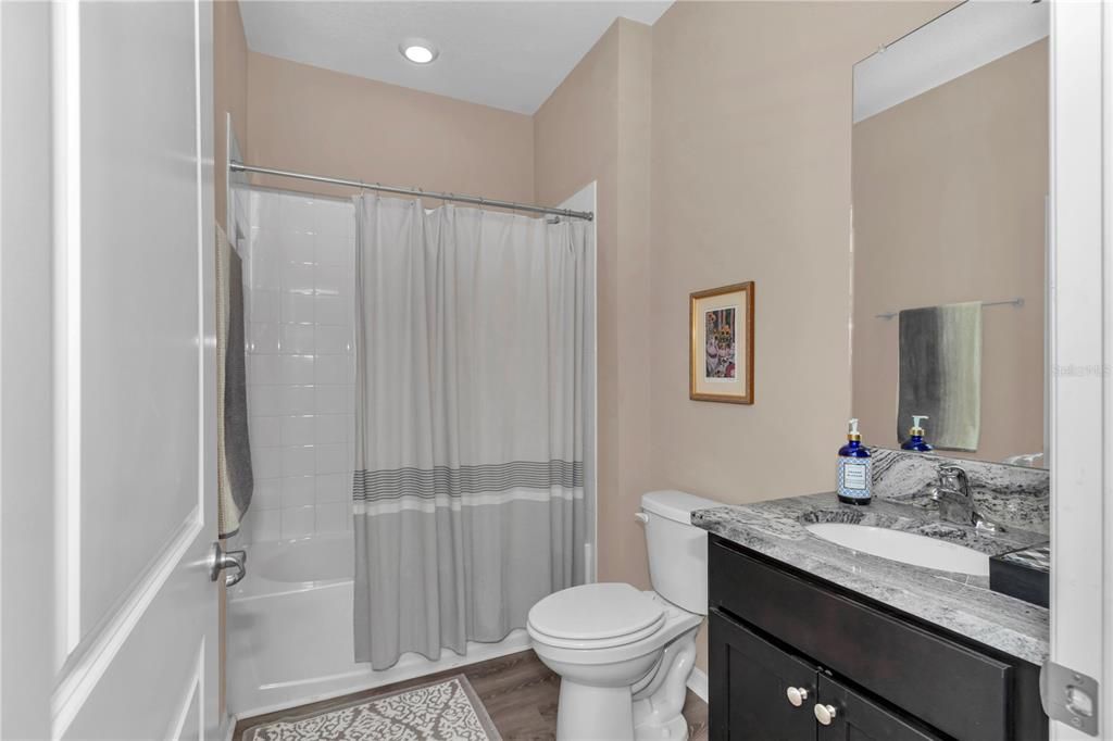 For Sale: $289,999 (2 beds, 2 baths, 1811 Square Feet)