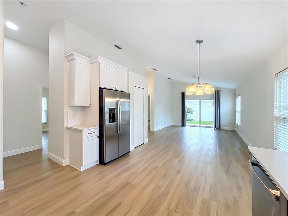 На продажу: $439,900 (3 спален, 2 ванн, 1587 Квадратных фут)