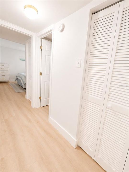 For Sale: $449,000 (2 beds, 2 baths, 915 Square Feet)