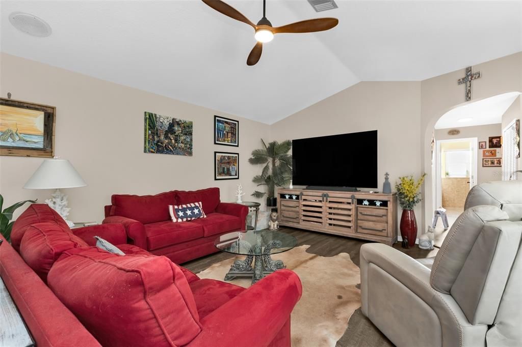 For Sale: $525,000 (3 beds, 2 baths, 2217 Square Feet)