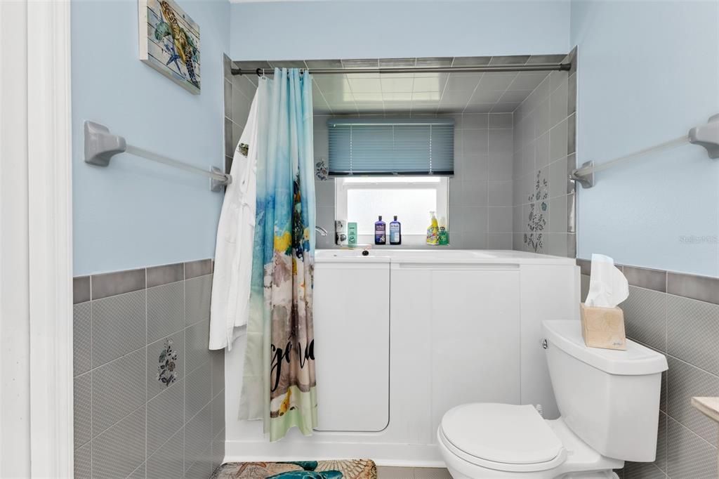 For Sale: $525,000 (3 beds, 2 baths, 2217 Square Feet)