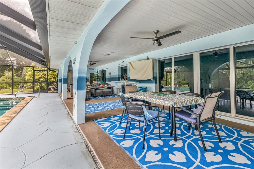 For Sale: $525,000 (3 beds, 2 baths, 2217 Square Feet)