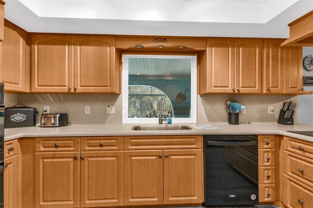 For Sale: $525,000 (3 beds, 2 baths, 2217 Square Feet)