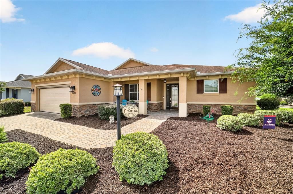 For Sale: $448,000 (2 beds, 2 baths, 1651 Square Feet)