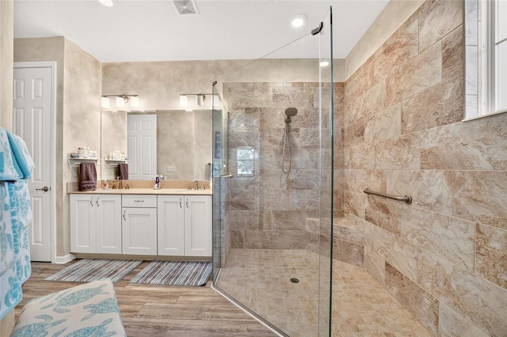 For Sale: $448,000 (2 beds, 2 baths, 1651 Square Feet)