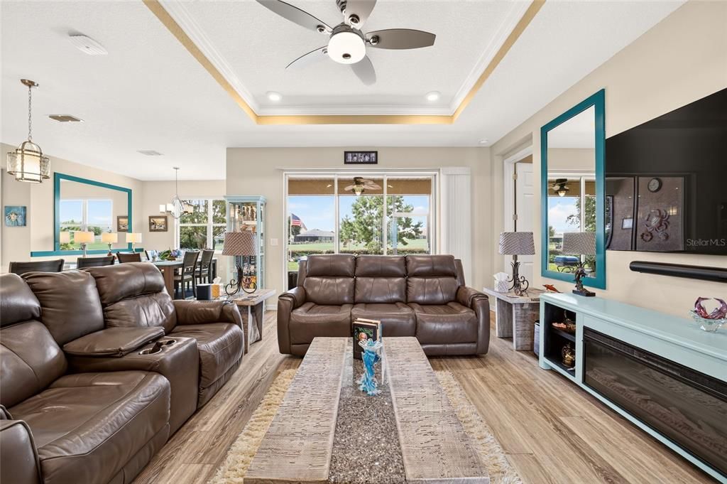 For Sale: $448,000 (2 beds, 2 baths, 1651 Square Feet)