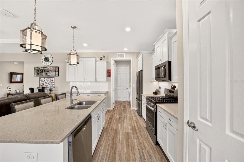 For Sale: $448,000 (2 beds, 2 baths, 1651 Square Feet)